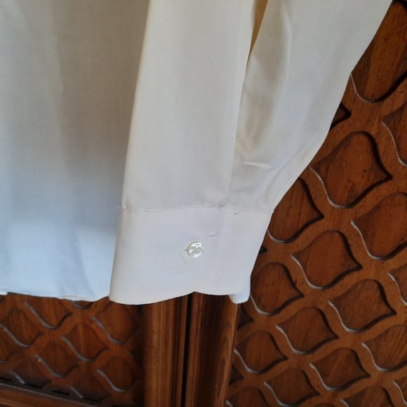 🌟FREE with purchase🌟 Off White Long Sleeve Button Down Formal Shirt - Size L - Picture 9 of 15